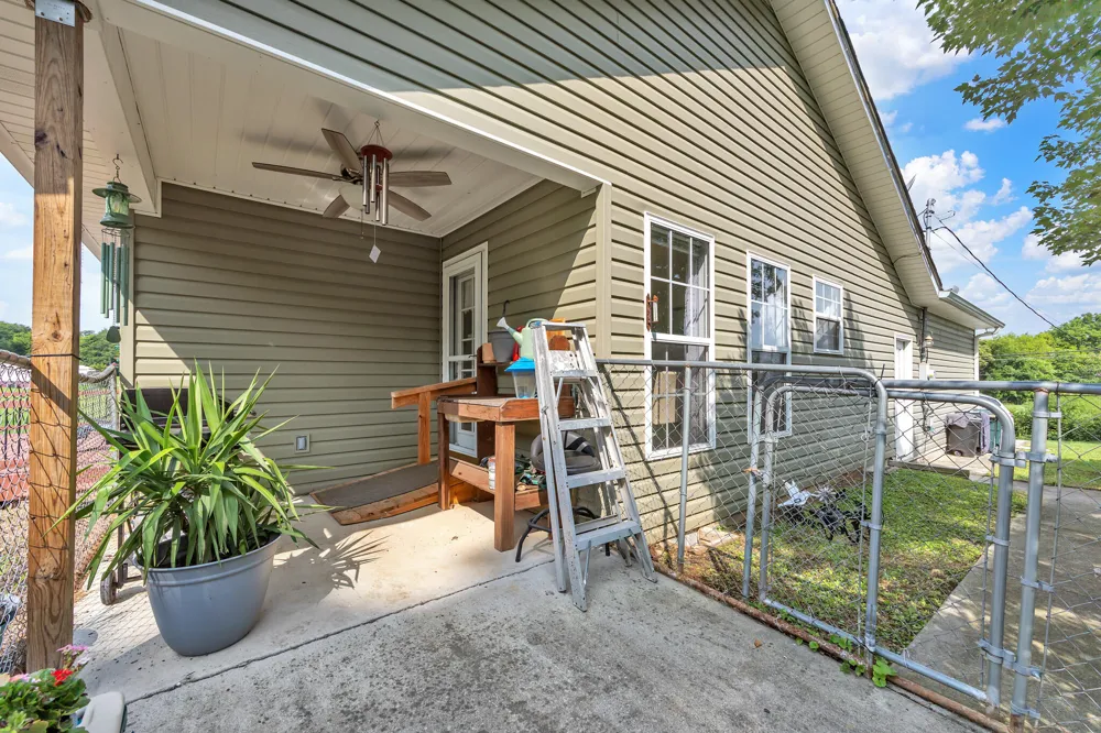 605 E Farrell Street Niota, TN 37826