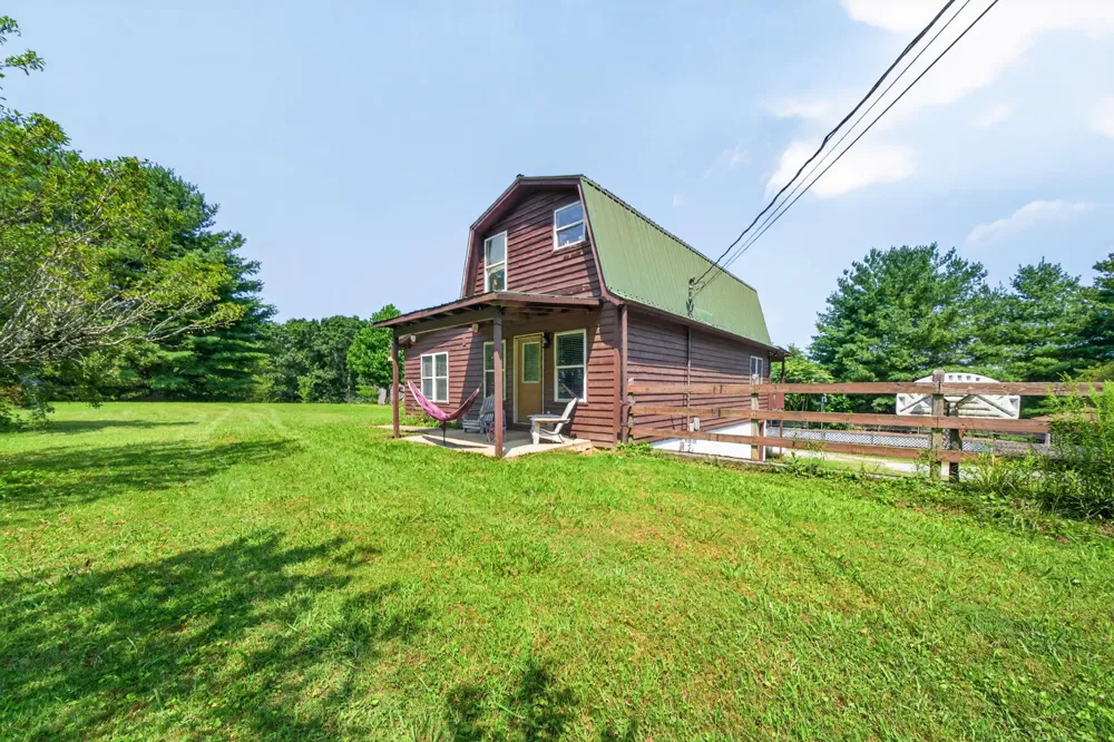 9361 Griffith Road Pikeville, TN 37367