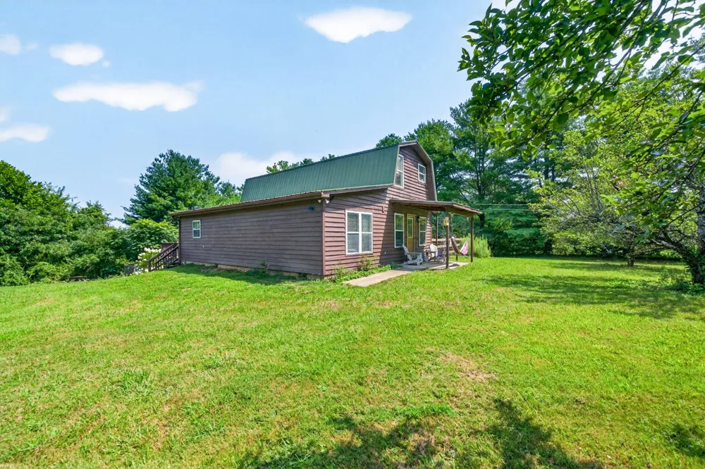 9361 Griffith Road Pikeville, TN 37367