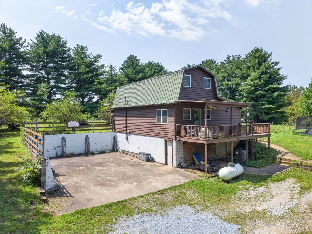 9361 Griffith Road Pikeville, TN 37367