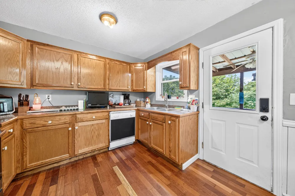 9361 Griffith Road Pikeville, TN 37367