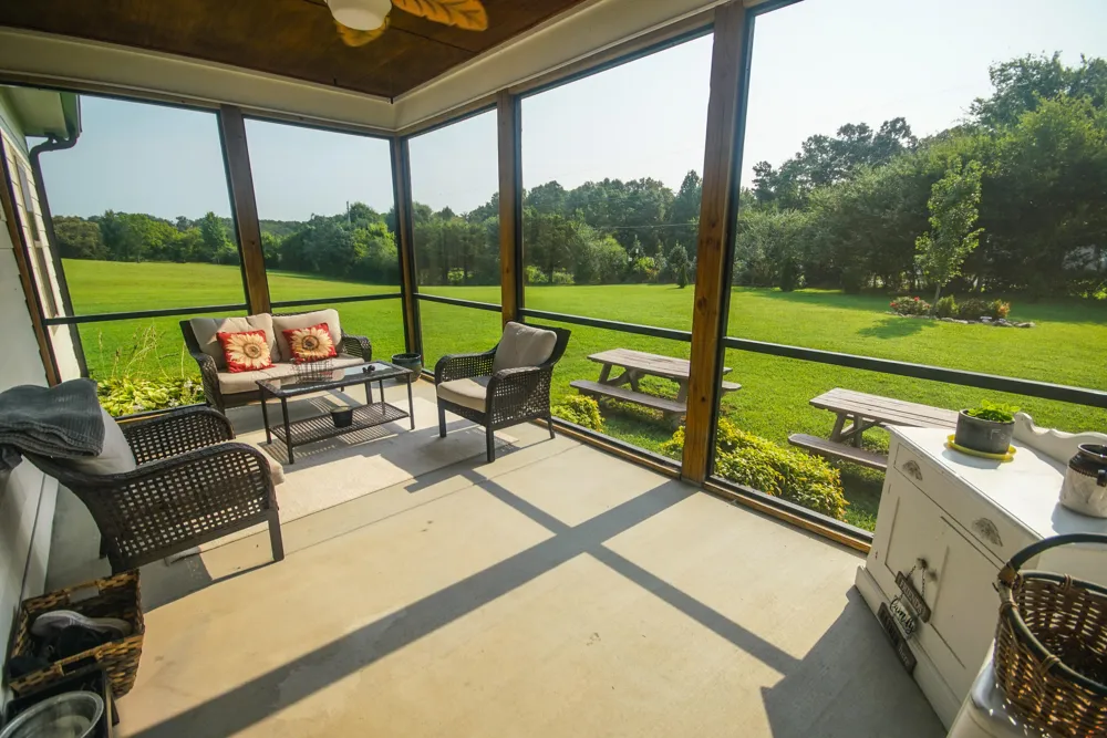 10112 Tommys Lane Soddy Daisy, TN 37379