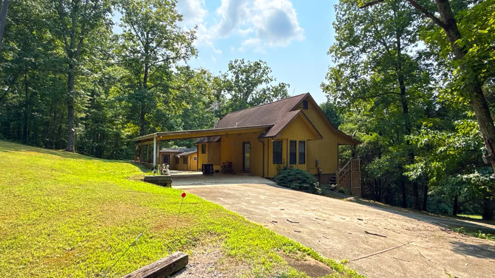 270 Summer Lane Trenton, GA 30752