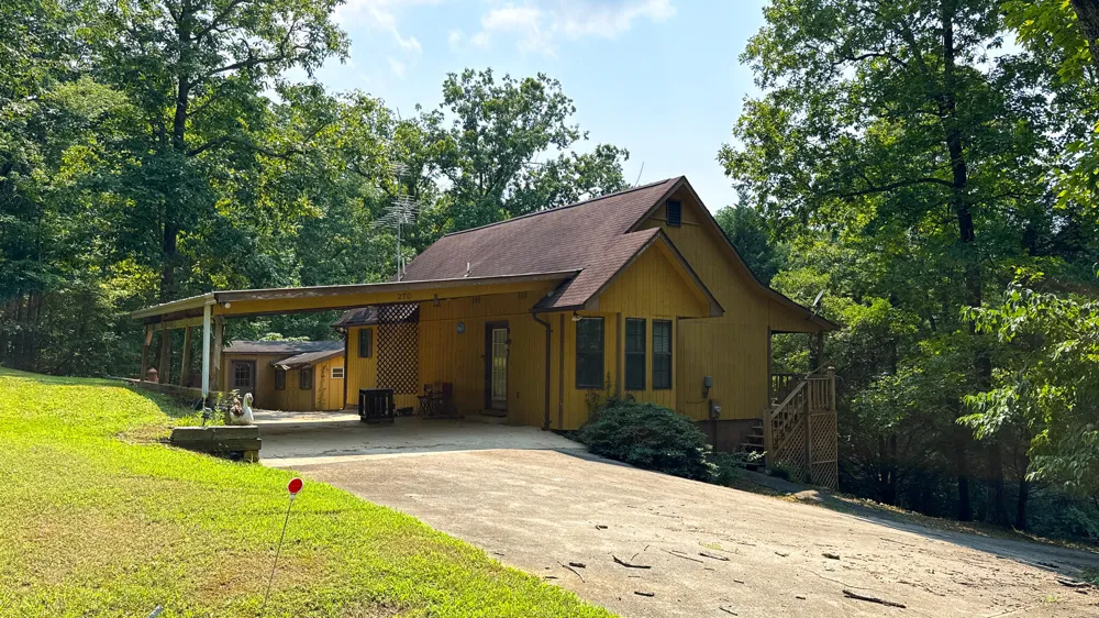 270 Summer Lane Trenton, GA 30752