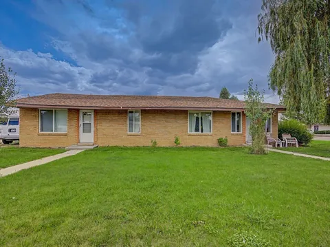 630 W 6th Street