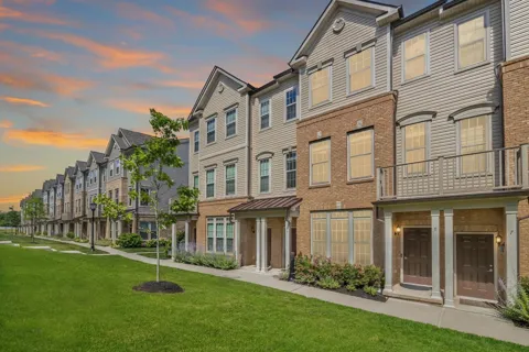 11 LEAHY DR