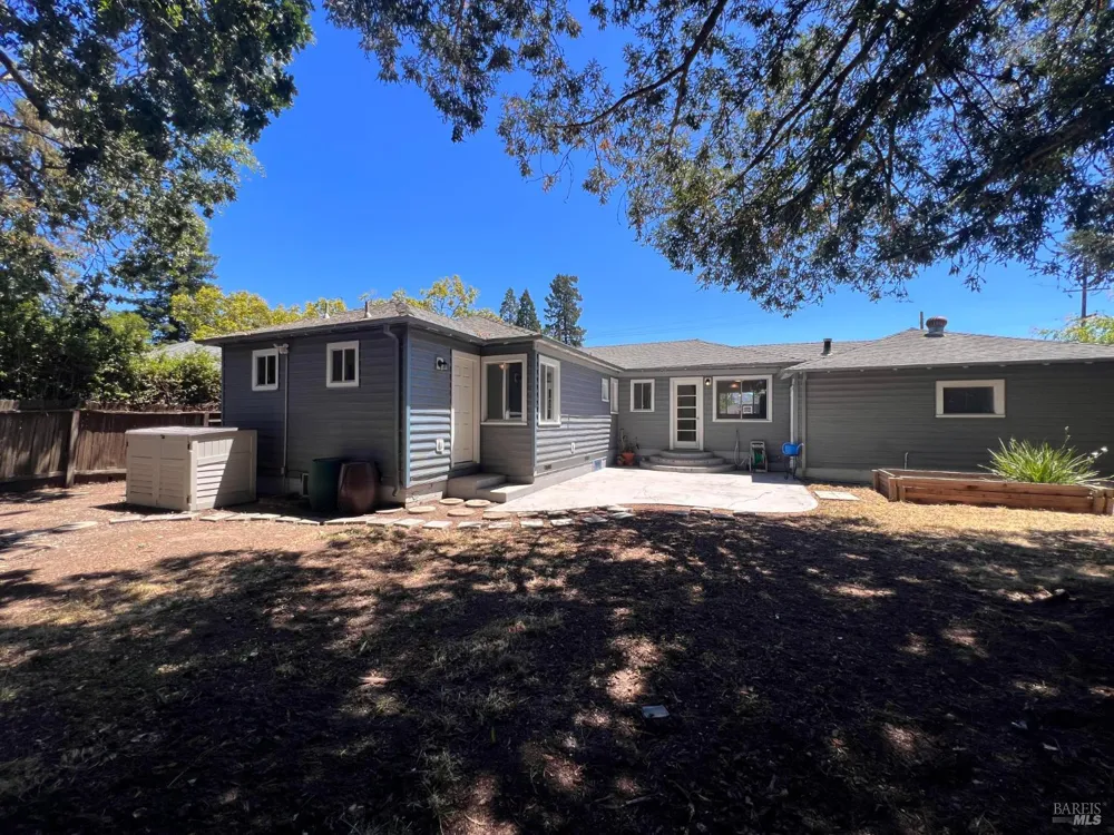 2109 Montecito Avenue Santa Rosa, CA 95404