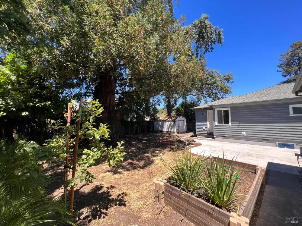2109 Montecito Avenue Santa Rosa, CA 95404