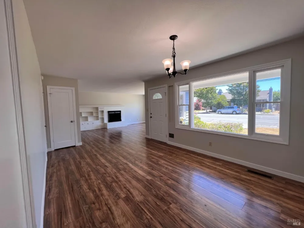 2109 Montecito Avenue Santa Rosa, CA 95404