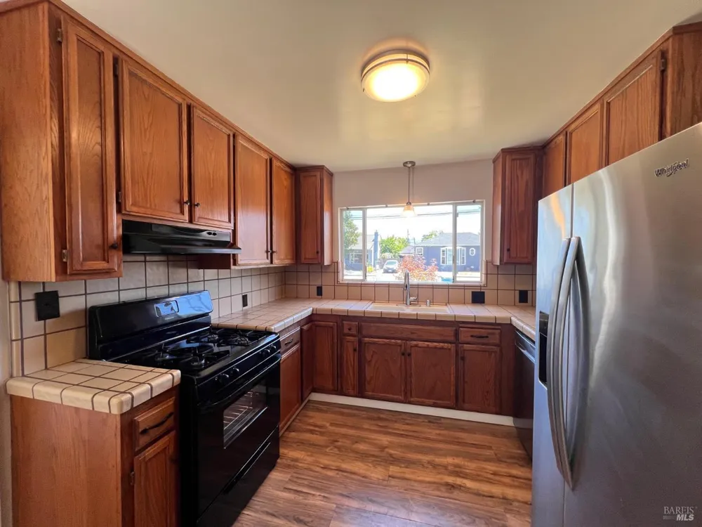 2109 Montecito Avenue Santa Rosa, CA 95404