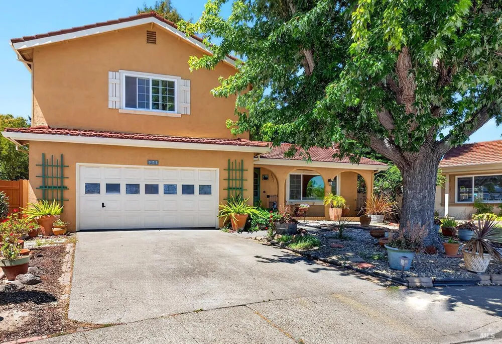 901 Catalpa Way Petaluma, CA 94954