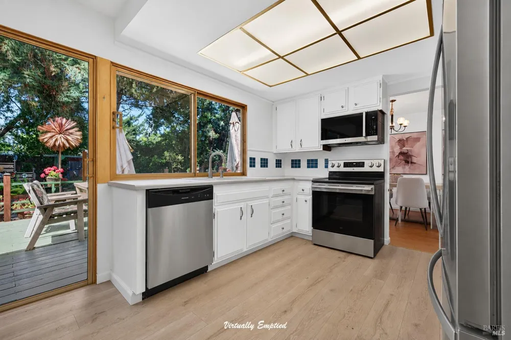 901 Catalpa Way Petaluma, CA 94954