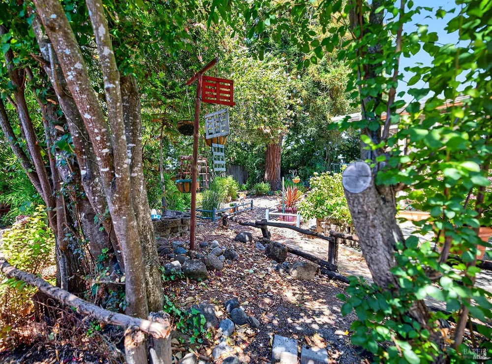 901 Catalpa Way Petaluma, CA 94954