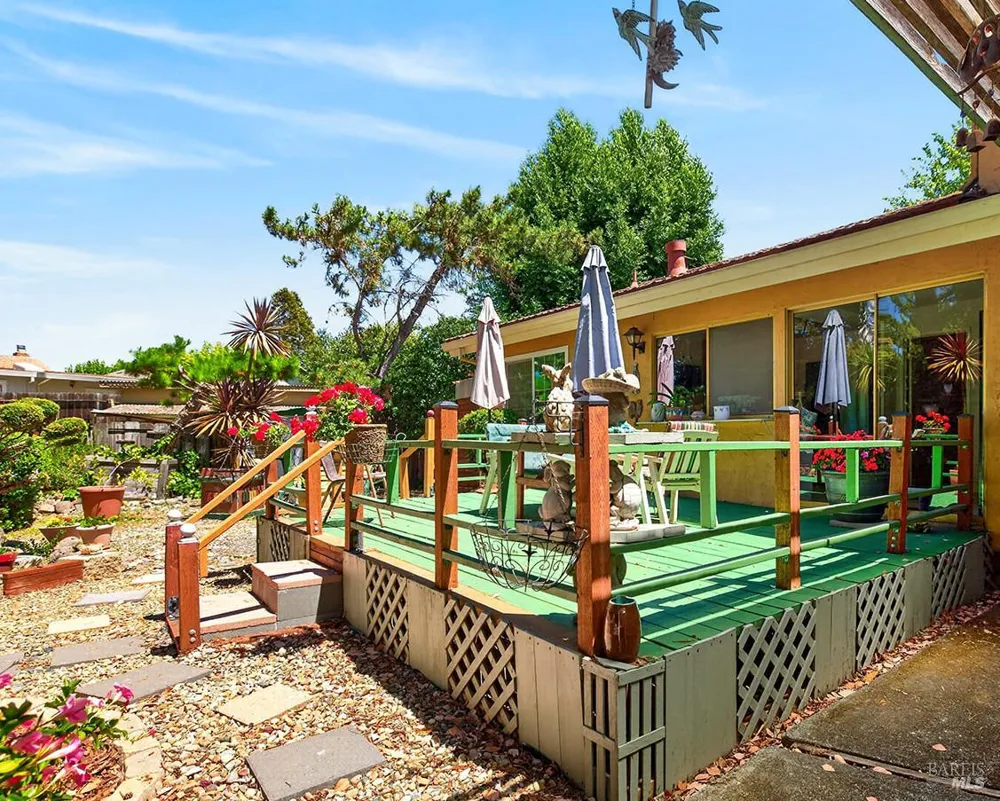901 Catalpa Way Petaluma, CA 94954