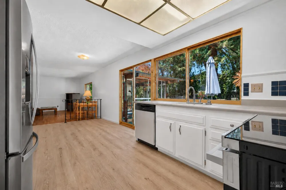 901 Catalpa Way Petaluma, CA 94954