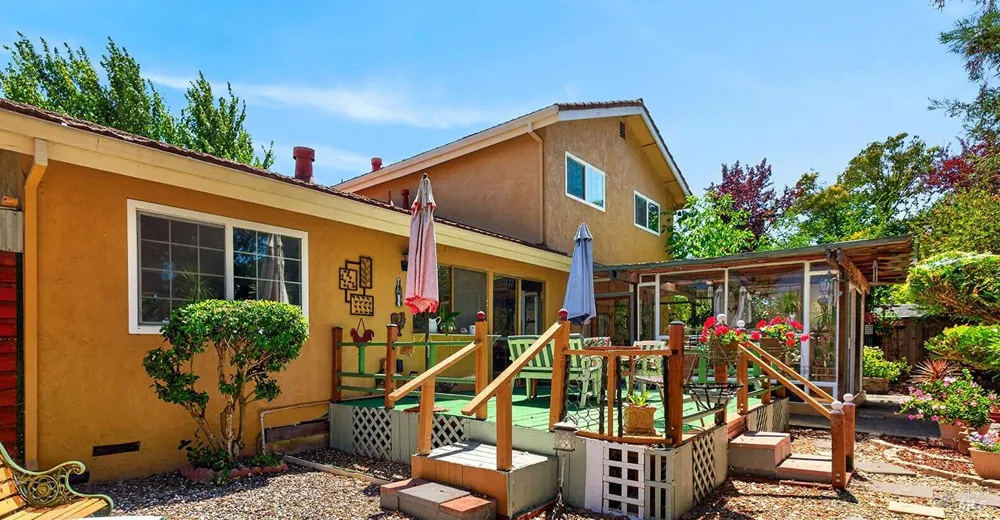 901 Catalpa Way Petaluma, CA 94954