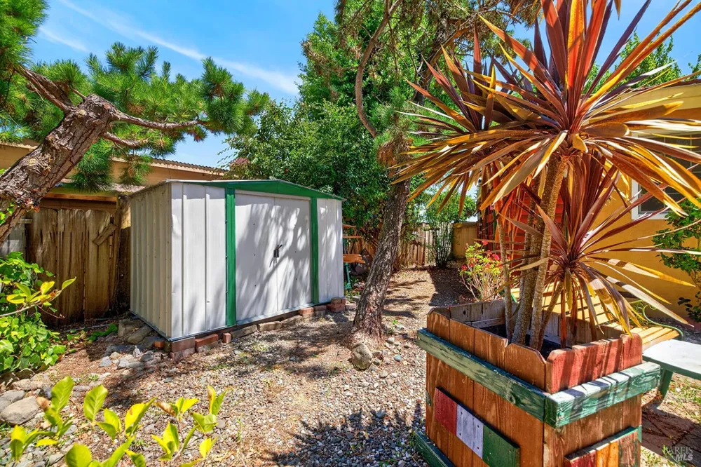 901 Catalpa Way Petaluma, CA 94954