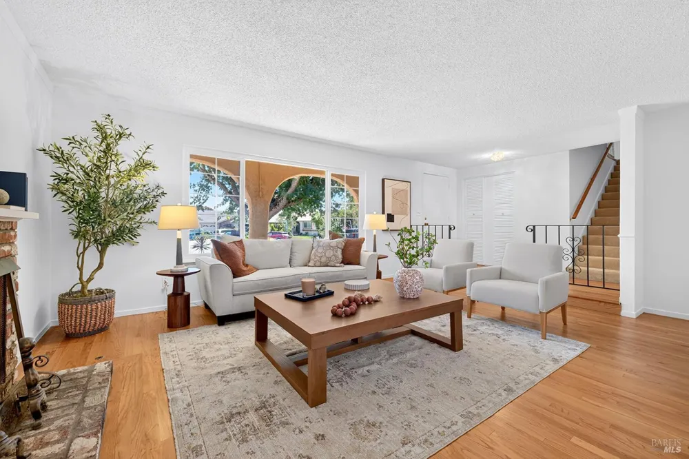 901 Catalpa Way Petaluma, CA 94954