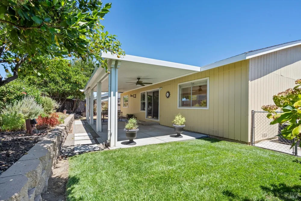 902 Whitney Avenue Suisun City, CA 94585