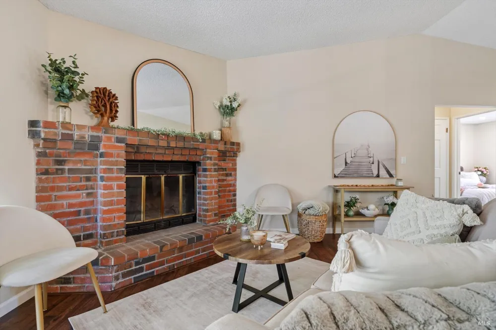 902 Whitney Avenue Suisun City, CA 94585