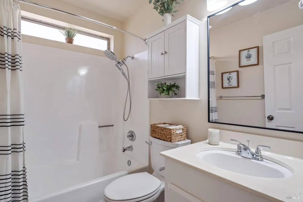 902 Whitney Avenue Suisun City, CA 94585