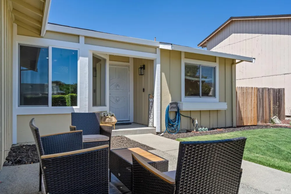902 Whitney Avenue Suisun City, CA 94585