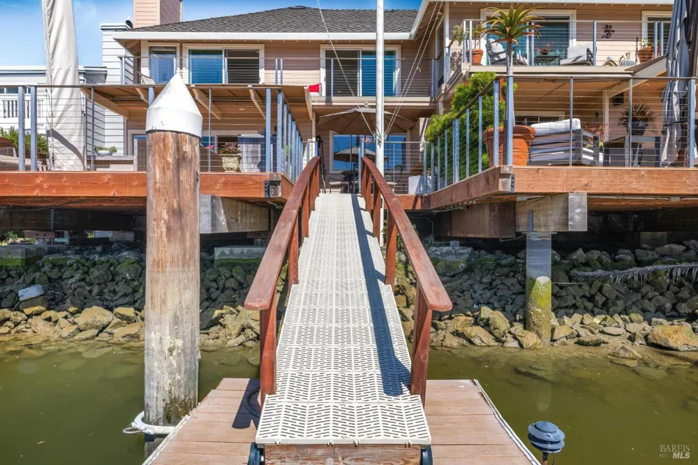 24 Mooring Road San Rafael, CA 94901