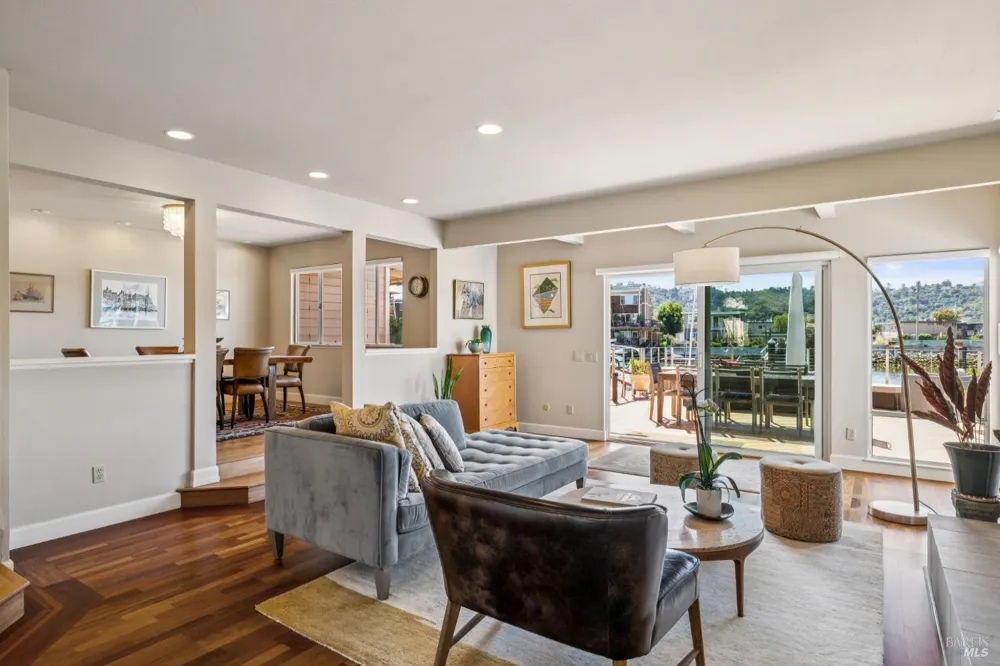 24 Mooring Road San Rafael, CA 94901