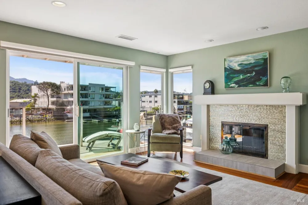 24 Mooring Road San Rafael, CA 94901