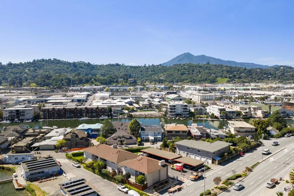 24 Mooring Road San Rafael, CA 94901