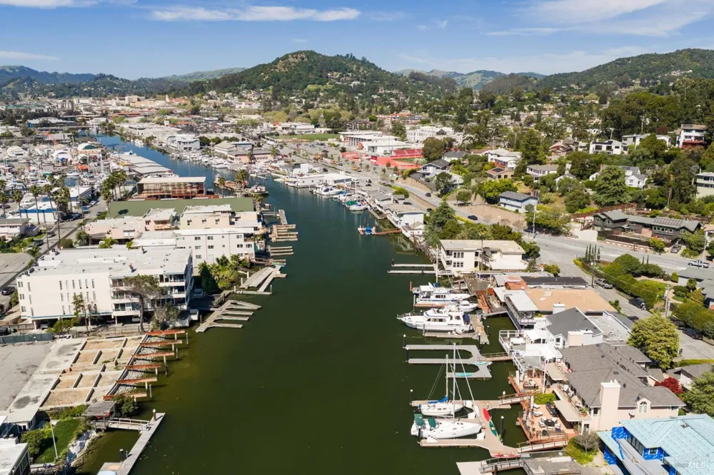 24 Mooring Road San Rafael, CA 94901
