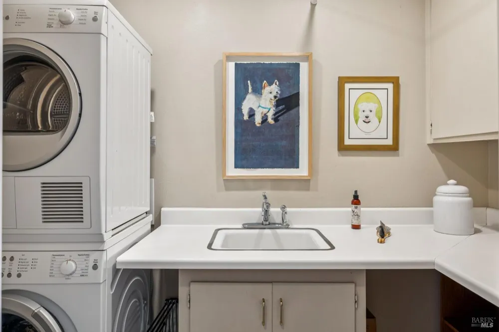 24 Mooring Road San Rafael, CA 94901