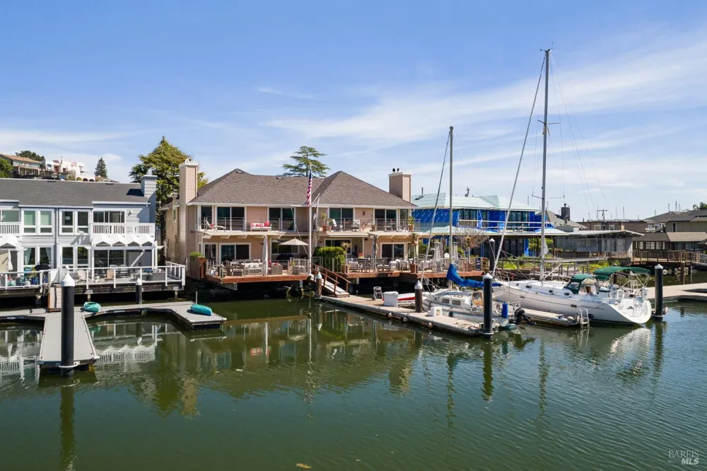 24 Mooring Road San Rafael, CA 94901