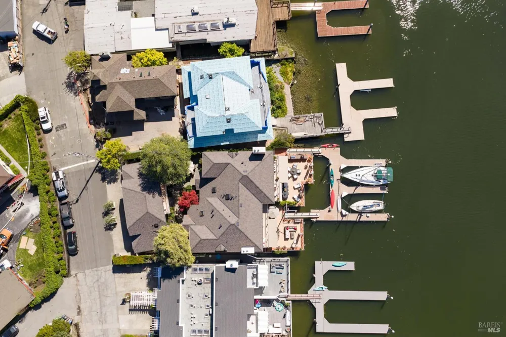 24 Mooring Road San Rafael, CA 94901