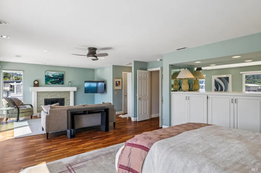 24 Mooring Road San Rafael, CA 94901
