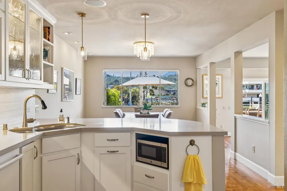 24 Mooring Road San Rafael, CA 94901