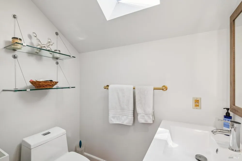 24 Mooring Road San Rafael, CA 94901