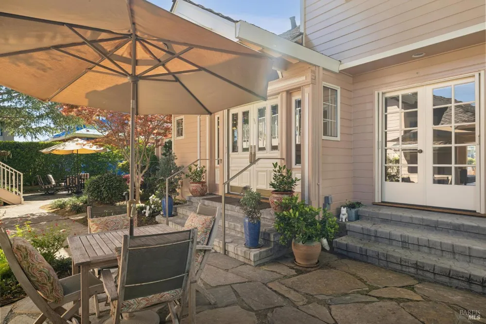24 Mooring Road San Rafael, CA 94901