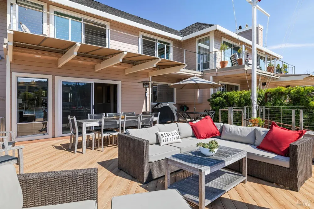 24 Mooring Road San Rafael, CA 94901