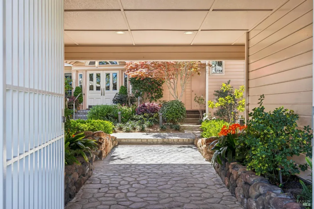 24 Mooring Road San Rafael, CA 94901
