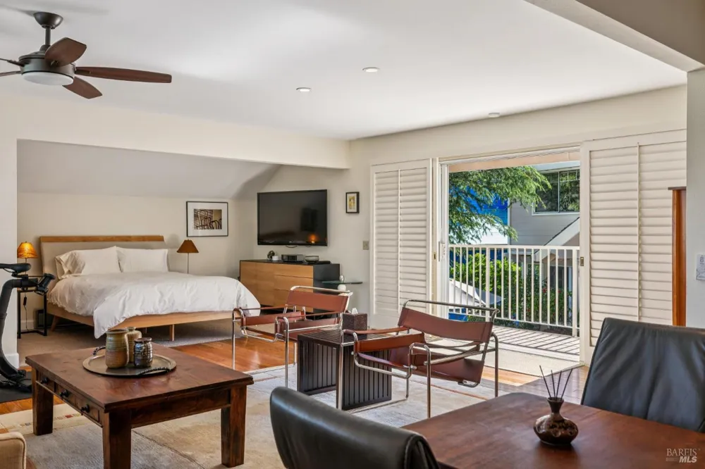 24 Mooring Road San Rafael, CA 94901