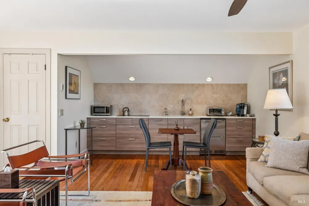 24 Mooring Road San Rafael, CA 94901