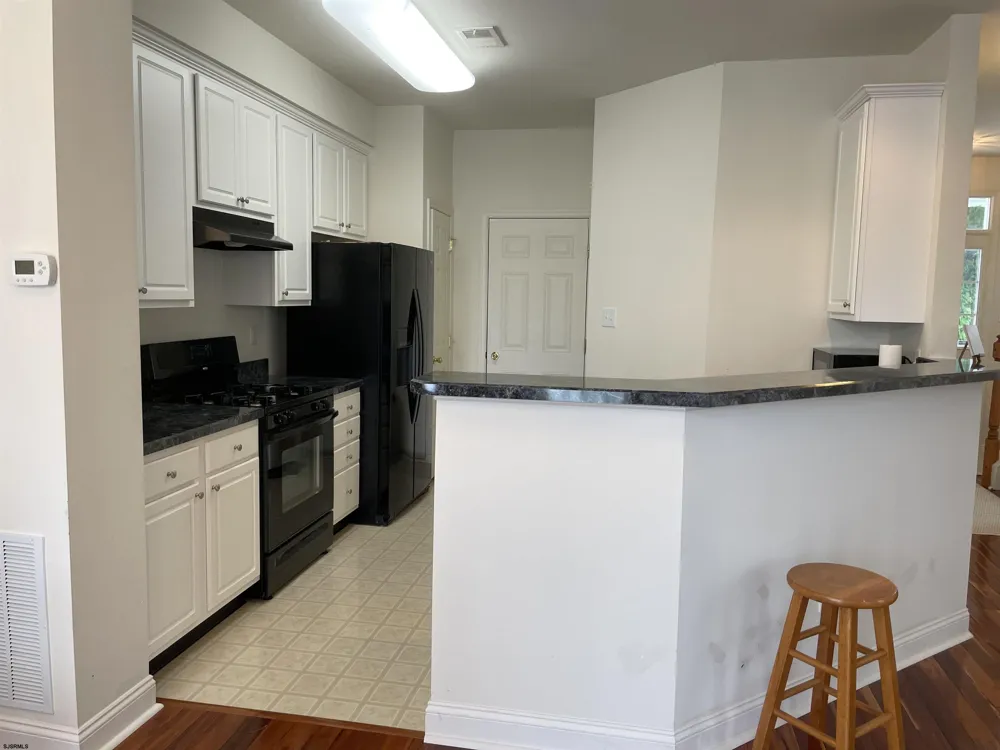 77 Meadow Cir Mays Landing, NJ 08330