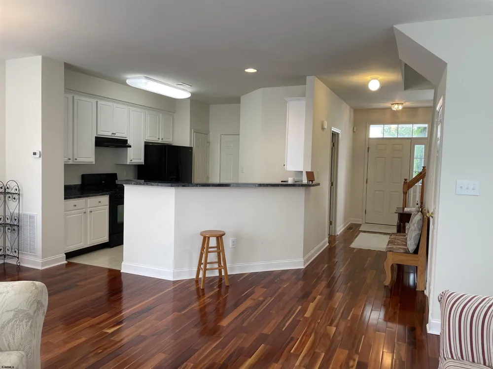 77 Meadow Cir Mays Landing, NJ 08330