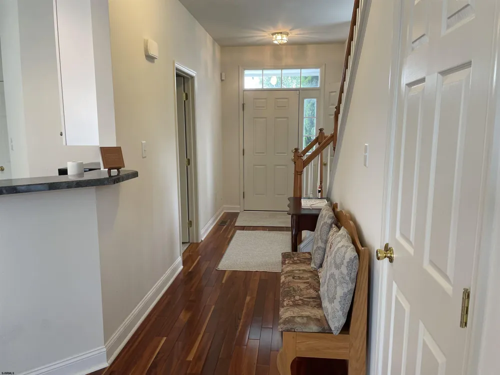 77 Meadow Cir Mays Landing, NJ 08330