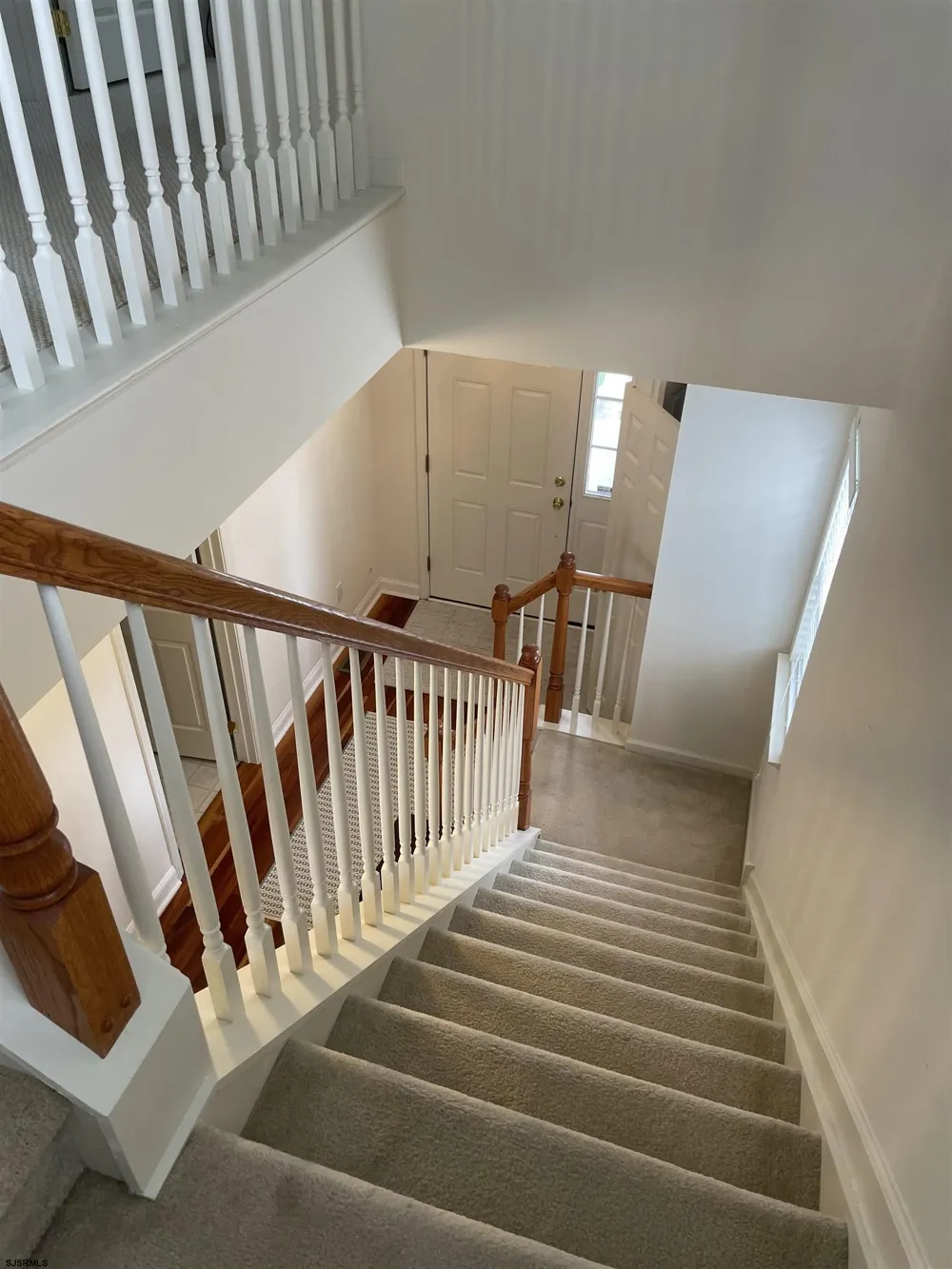 77 Meadow Cir Mays Landing, NJ 08330