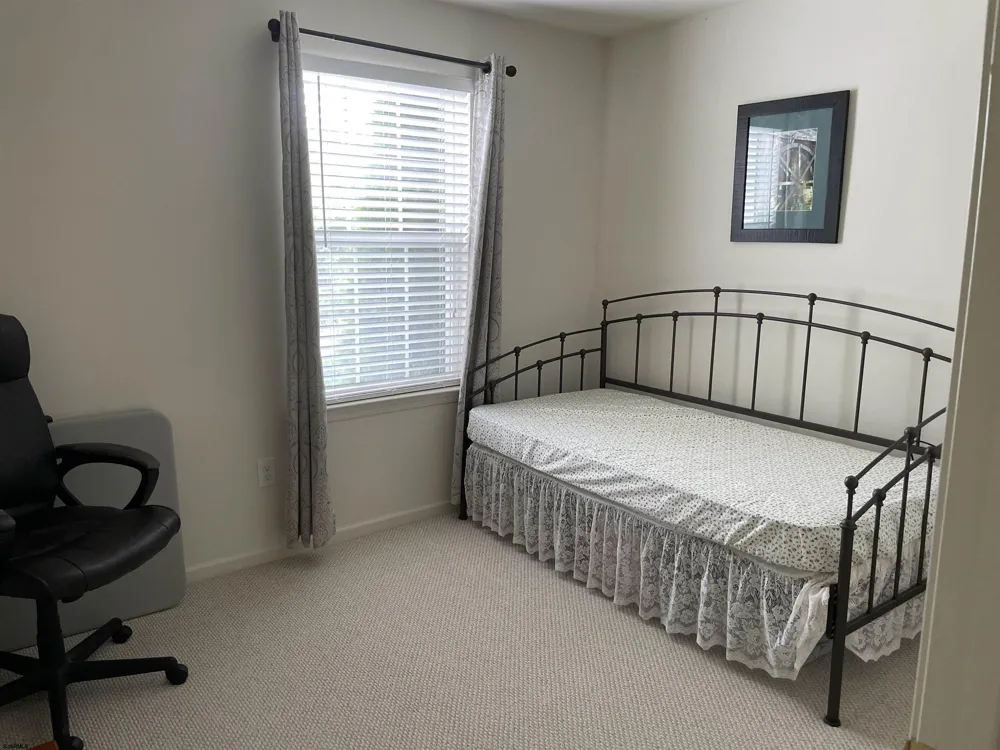 77 Meadow Cir Mays Landing, NJ 08330