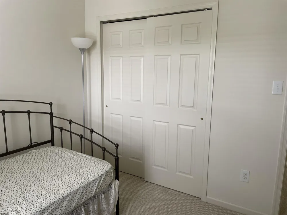 77 Meadow Cir Mays Landing, NJ 08330