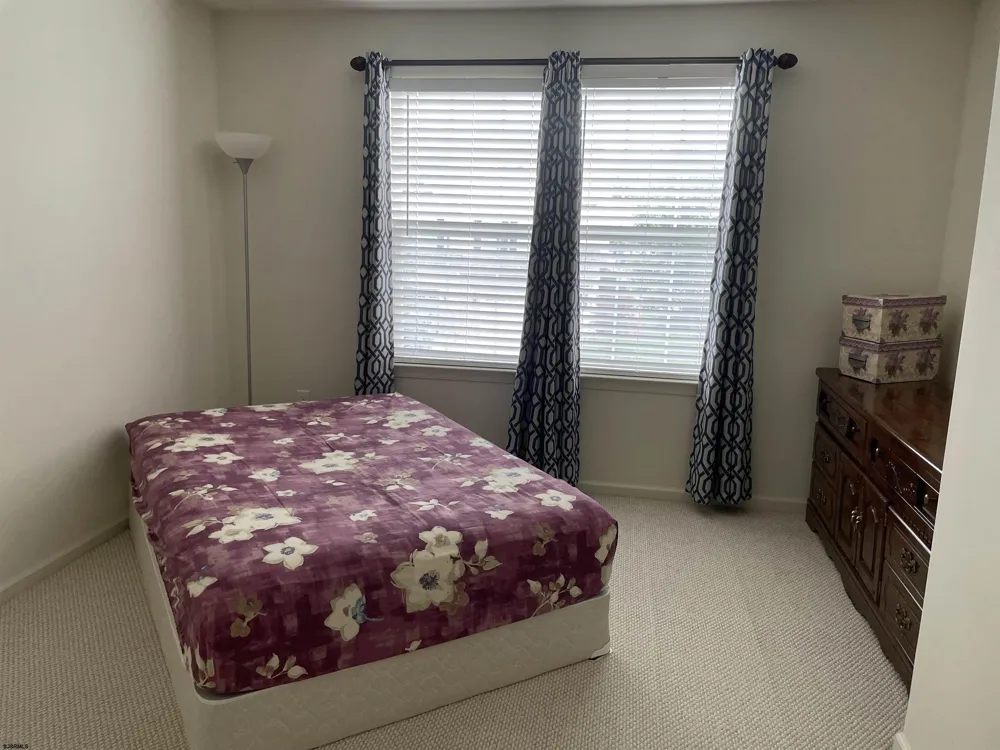 77 Meadow Cir Mays Landing, NJ 08330