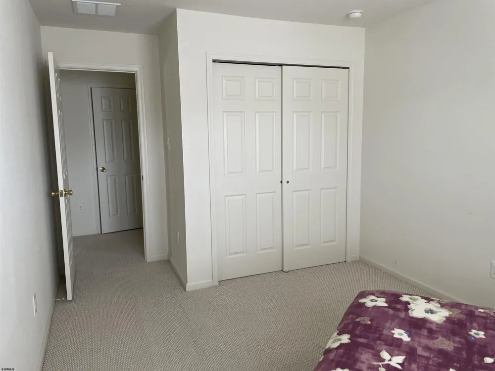 77 Meadow Cir Mays Landing, NJ 08330